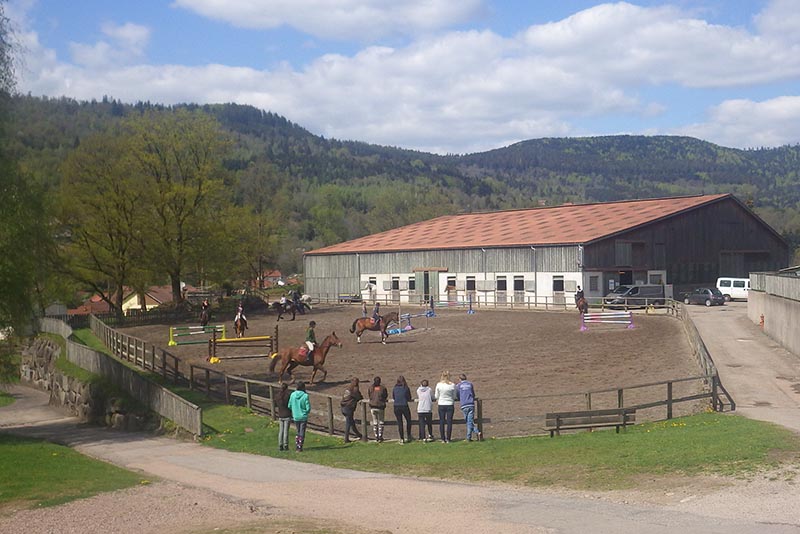 Centre équestre sur place au village vacances vosges les 4 Vents Ramonchamp