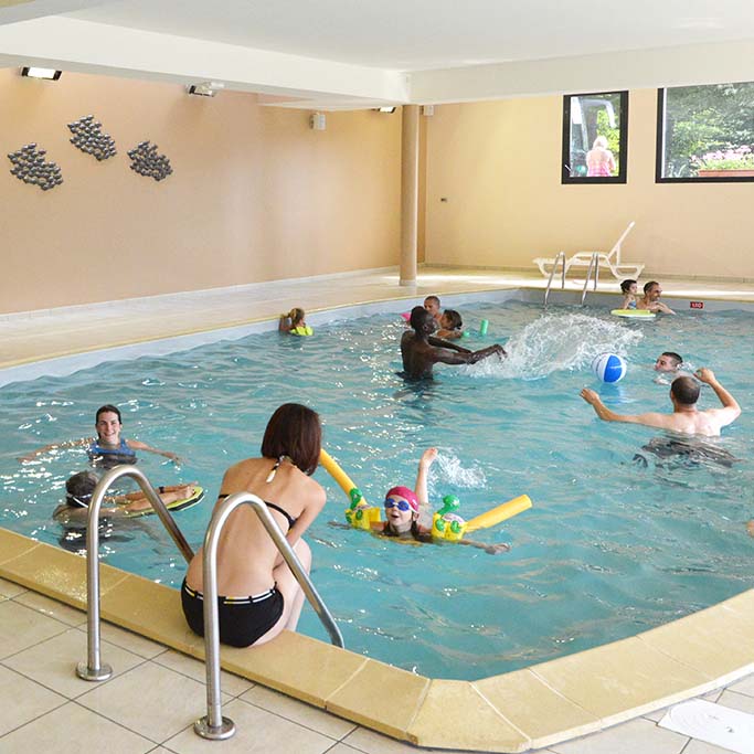 https://www.vosges4vents.com/wp-content/uploads/2020/12/piscine-couverte-chauffee.jpg