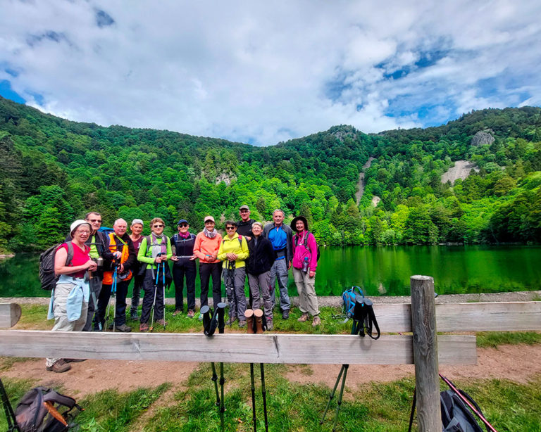Groupe de randonneurs dans les Hautes Vosges - 4 Vents Ramonchamp